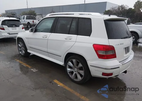 2010 Mercedes-Benz Glk 350 4Matic z USA, uszkodzony, nr VIN WDCGG8HB7AF320391